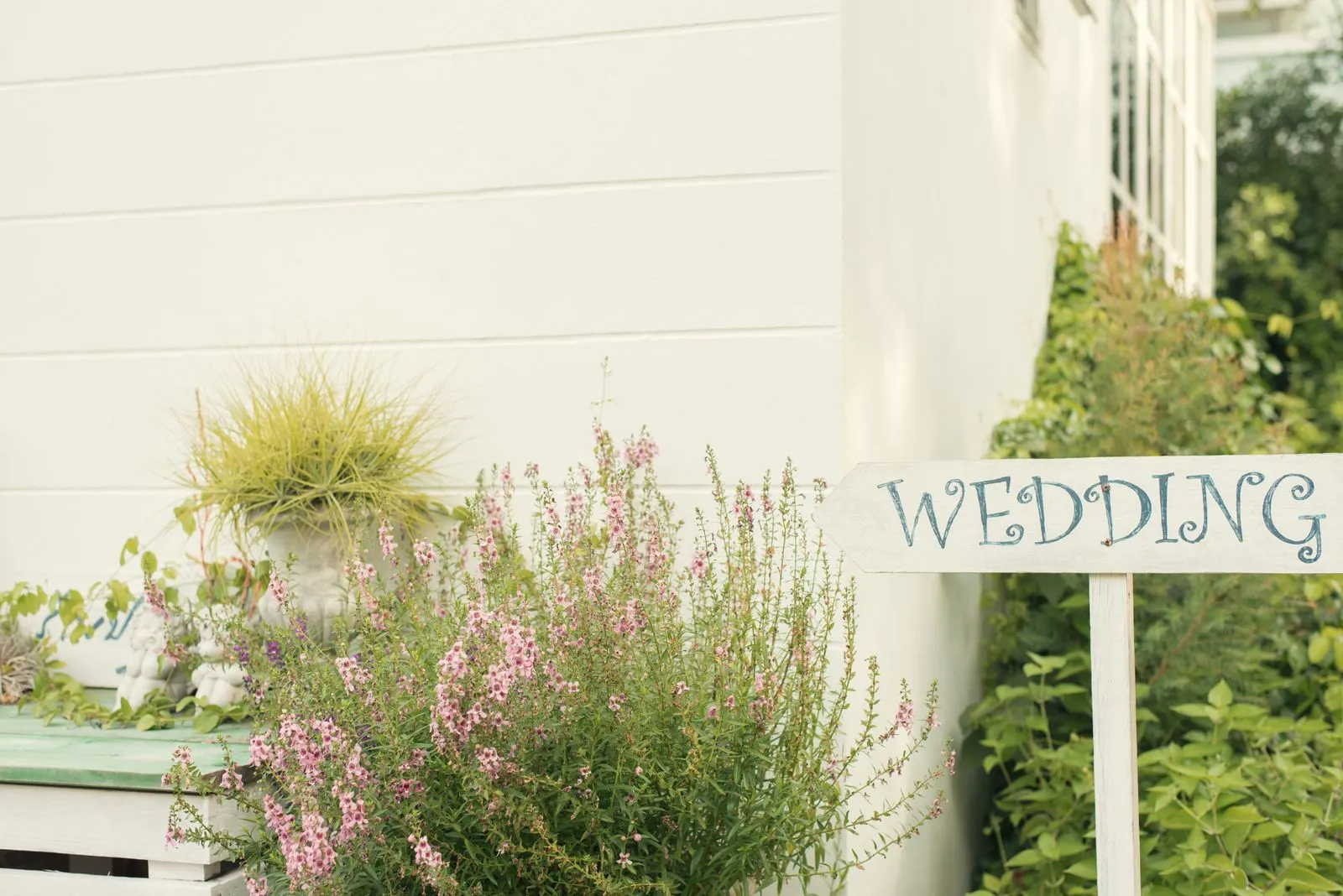 What to Ask Before Booking a Wedding Venue